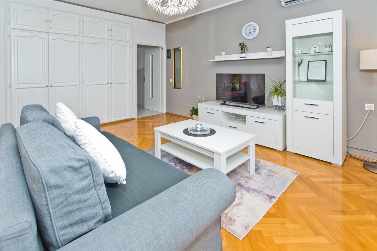 Milton Hvar Apartman *
